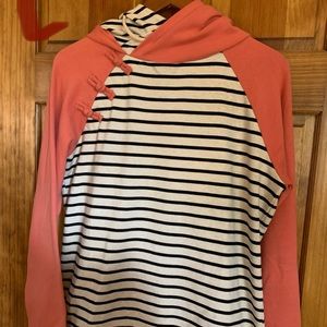 Ampersand Ave knotted double hoodie size L